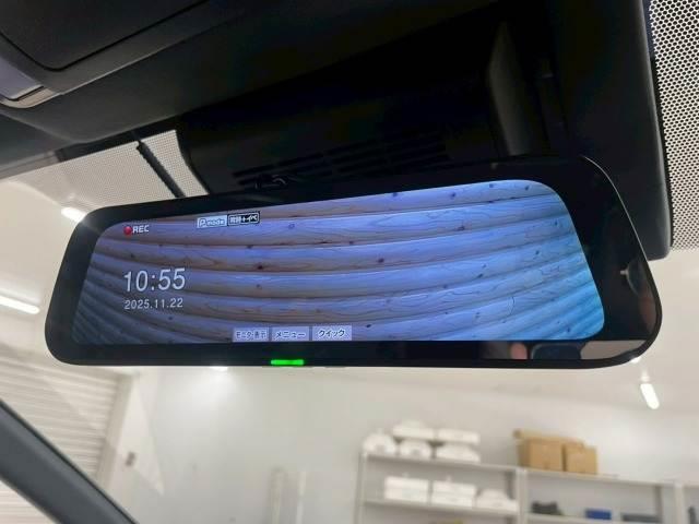 ヴェルファイアハイブリッド Ｚ　プレミア　１３．２型モニタ／ユニバーサルステップ／ムーンルーフ／トヨタチームメイト／ワイヤレス充電／１４インチディスプレイオーディオ／１９インチアルミホイール／全周囲カメラ／ベンチレーション／ブラインドスポット（14枚目）