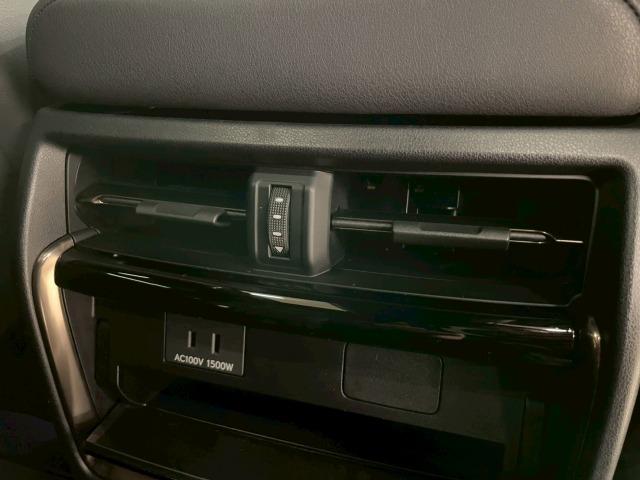 ヴェルファイアハイブリッド Ｚ　プレミア　１３．２型モニタ／ユニバーサルステップ／ムーンルーフ／トヨタチームメイト／ワイヤレス充電／１４インチディスプレイオーディオ／１９インチアルミホイール／全周囲カメラ／ベンチレーション／ブラインドスポット（48枚目）