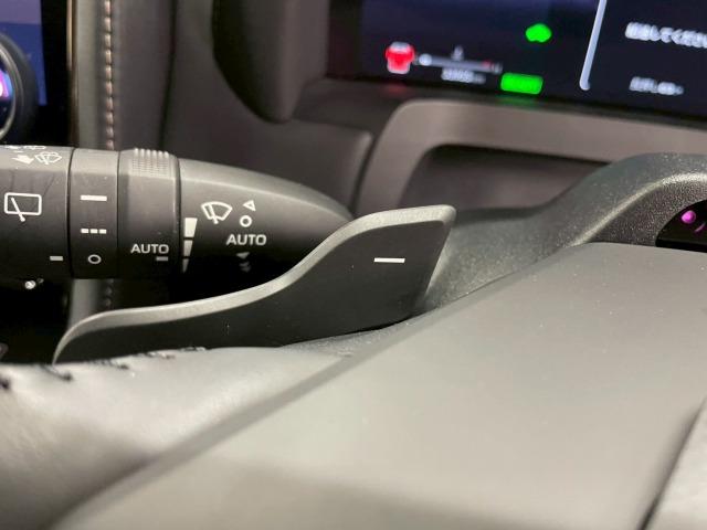 ヴェルファイアハイブリッド Ｚ　プレミア　１３．２型モニタ／ユニバーサルステップ／ムーンルーフ／トヨタチームメイト／ワイヤレス充電／１４インチディスプレイオーディオ／１９インチアルミホイール／全周囲カメラ／ベンチレーション／ブラインドスポット（59枚目）