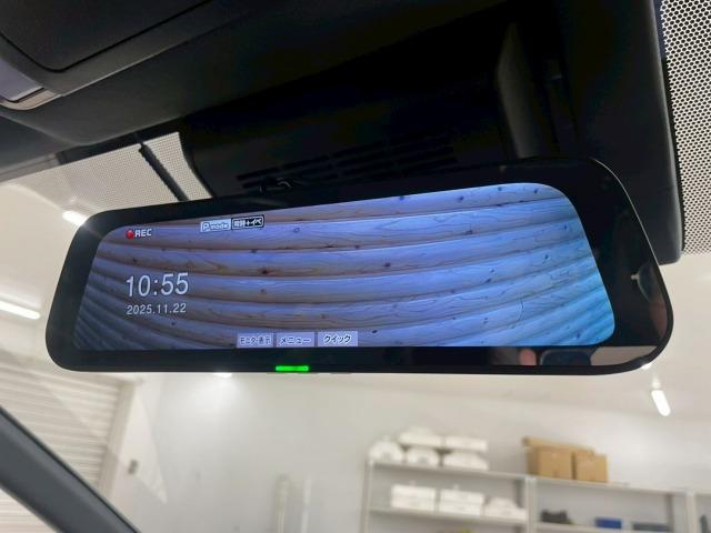 ヴェルファイアハイブリッド Ｚ　プレミア　１３．２型モニタ／ユニバーサルステップ／ムーンルーフ／トヨタチームメイト／ワイヤレス充電／１４インチディスプレイオーディオ／１９インチアルミホイール／全周囲カメラ／ベンチレーション／ブラインドスポット（63枚目）