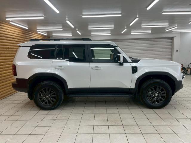 ランドクルーザー２５０ ＶＸ　ＡｐｐｌｅＣａｒＰｌａｙ／サンルーフ／全方位カメラ／モデリスタシグネチャーイルミ／モデリスタフェンダーガーニッシュ／レーダークルーズコントロール／ブラインドスポットモニター／ＥＴＣ／フルセグ／ＬＥＤ（30枚目）