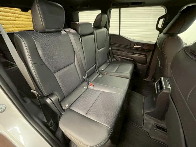 ランドクルーザー２５０ ＶＸ　ＡｐｐｌｅＣａｒＰｌａｙ／サンルーフ／全方位カメラ／モデリスタシグネチャーイルミ／モデリスタフェンダーガーニッシュ／レーダークルーズコントロール／ブラインドスポットモニター／ＥＴＣ／フルセグ／ＬＥＤ（36枚目）