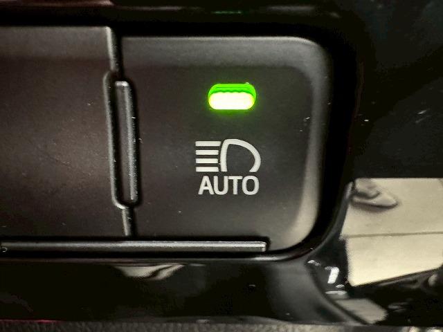 プリウス Ｓツーリングセレクション　モデリスタエアロ／後期／シートヒーター／純正ナビ／フルセグＴＶ／レーダークルーズコントロール／バックカメラ／コーナーセンサー／ステアリングスイッチ／Ｂｌｕｅｔｏｏｔｈ接続／ＬＥＤヘッドライト（54枚目）