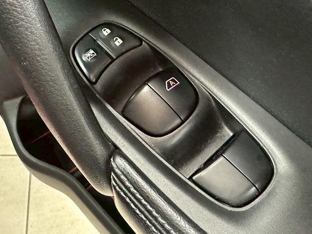 エクストレイル ２０Ｘ　ハイブリッド　エマージェンシーブレーキＰ　全方位カメラ／純正ナビ／クルーズコントロール／シートヒーター／Ｂｌｕｅｔｏｏｔｈ接続／ステアリングスイッチ／フルセグＴＶ／プッシュスタート／ＥＴＣ車載器／デジタルインナーミラー／純正アルミホイール（48枚目）