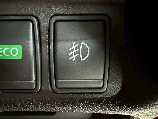 エクストレイル ２０Ｘ　ハイブリッド　エマージェンシーブレーキＰ　全方位カメラ／純正ナビ／クルーズコントロール／シートヒーター／Ｂｌｕｅｔｏｏｔｈ接続／ステアリングスイッチ／フルセグＴＶ／プッシュスタート／ＥＴＣ車載器／デジタルインナーミラー／純正アルミホイール（56枚目）