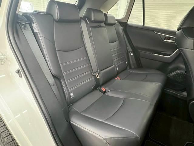ＲＡＶ４ Ｇ　Ｚパッケージ　純正９型ナビ／追従クルーズ／シートヒーター／モデリスタエアロ／ブラインドスポットモニター／デジタルインナーミラー／電動リアゲート／シートメモリ／ステアリングヒーター／Ｂカメラ／ワイヤレス充電／ＥＴＣ（10枚目）