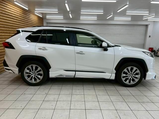 ＲＡＶ４ Ｇ　Ｚパッケージ　純正９型ナビ／追従クルーズ／シートヒーター／モデリスタエアロ／ブラインドスポットモニター／デジタルインナーミラー／電動リアゲート／シートメモリ／ステアリングヒーター／Ｂカメラ／ワイヤレス充電／ＥＴＣ（18枚目）
