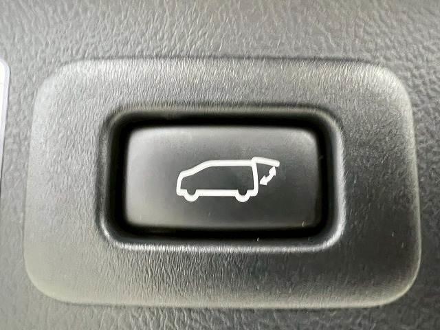 ヴェルファイアハイブリッド Z ゴールデンアイズ サンルーフ/電動ハッチバック/両側電動/クリアランスソナー/スマートキー/プッシュスタート/オートマチックハイビーム/フルセグTV/クルーズコントロール/オートエアコン/電動格納ミラー/LEDヘッド(7枚目)