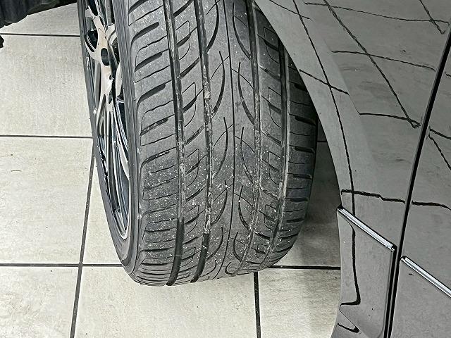 ヴェルファイアハイブリッド Z ゴールデンアイズ サンルーフ/電動ハッチバック/両側電動/クリアランスソナー/スマートキー/プッシュスタート/オートマチックハイビーム/フルセグTV/クルーズコントロール/オートエアコン/電動格納ミラー/LEDヘッド(22枚目)