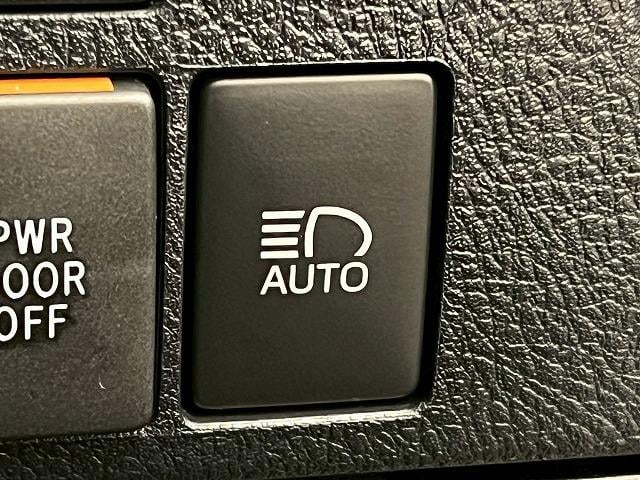 ヴェルファイアハイブリッド Z ゴールデンアイズ サンルーフ/電動ハッチバック/両側電動/クリアランスソナー/スマートキー/プッシュスタート/オートマチックハイビーム/フルセグTV/クルーズコントロール/オートエアコン/電動格納ミラー/LEDヘッド(53枚目)