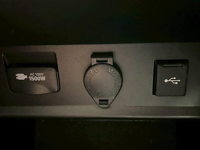 ヴェルファイアハイブリッド Z ゴールデンアイズ サンルーフ/電動ハッチバック/両側電動/クリアランスソナー/スマートキー/プッシュスタート/オートマチックハイビーム/フルセグTV/クルーズコントロール/オートエアコン/電動格納ミラー/LEDヘッド(67枚目)