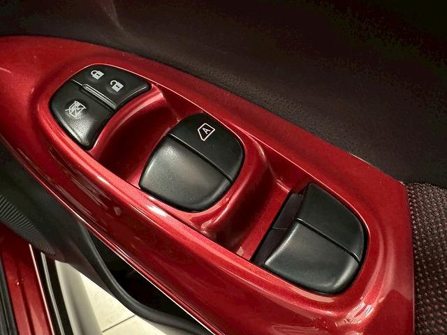 ジューク 15RX タイプV バックカメラ/インテリキー/オートエアコン/ETC/プッシュスタート/純正ナビ/フルセグTV/電動格納ミラー/フォグランプ/ドライブモード/バックカメラ/インテリキー/オートエアコン/ETC(48枚目)