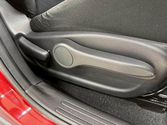 ジューク 15RX タイプV バックカメラ/インテリキー/オートエアコン/ETC/プッシュスタート/純正ナビ/フルセグTV/電動格納ミラー/フォグランプ/ドライブモード/バックカメラ/インテリキー/オートエアコン/ETC(51枚目)