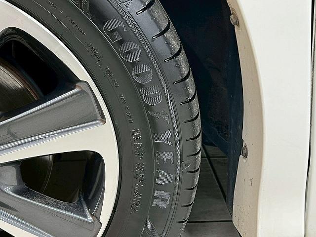 ヴォクシー ZS 純正9インチナビ/12.1インチフリップダウン/クルーズコントロール/両側パワースライドドア/Bluetooth接続/フルセグ/LEDヘッドライト/純正アルミ/フォグランプ/バックカメラ/ETC(29枚目)