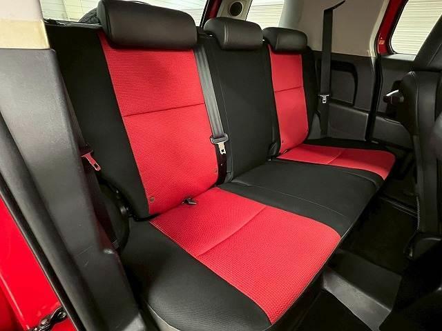 FJクルーザー レッドカラーパッケージ KMCホイール/クルーズコントロール/ETC/コーナーセンサー/横滑り防止装置/キーレス/バックカメラ/ステアリングリモコン/Bluetooth接続/オールテレンブロックタイヤ/(9枚目)