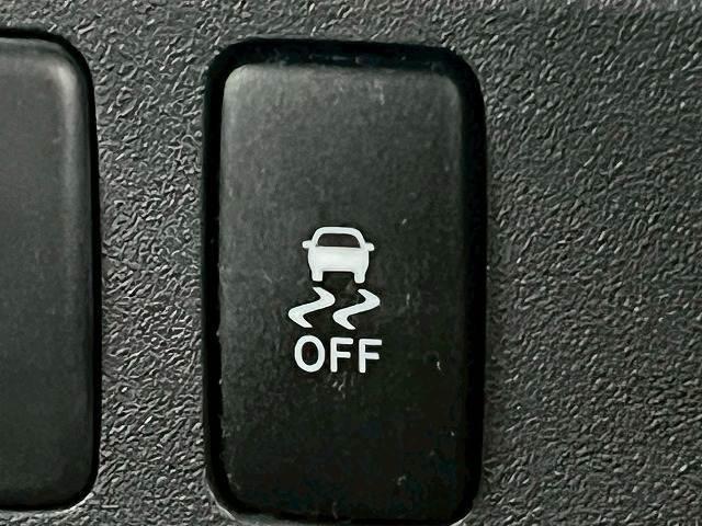 FJクルーザー レッドカラーパッケージ KMCホイール/クルーズコントロール/ETC/コーナーセンサー/横滑り防止装置/キーレス/バックカメラ/ステアリングリモコン/Bluetooth接続/オールテレンブロックタイヤ/(15枚目)