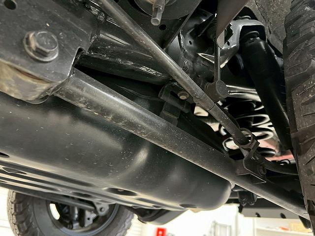 FJクルーザー レッドカラーパッケージ KMCホイール/クルーズコントロール/ETC/コーナーセンサー/横滑り防止装置/キーレス/バックカメラ/ステアリングリモコン/Bluetooth接続/オールテレンブロックタイヤ/(34枚目)