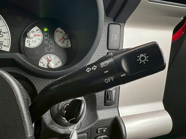 FJクルーザー レッドカラーパッケージ KMCホイール/クルーズコントロール/ETC/コーナーセンサー/横滑り防止装置/キーレス/バックカメラ/ステアリングリモコン/Bluetooth接続/オールテレンブロックタイヤ/(47枚目)