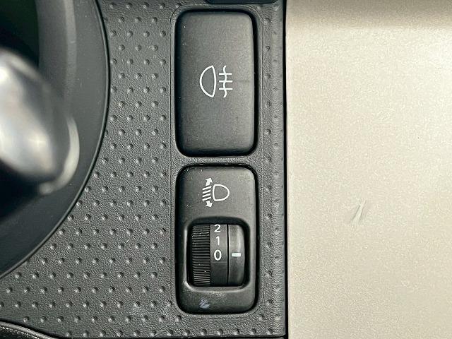 FJクルーザー レッドカラーパッケージ KMCホイール/クルーズコントロール/ETC/コーナーセンサー/横滑り防止装置/キーレス/バックカメラ/ステアリングリモコン/Bluetooth接続/オールテレンブロックタイヤ/(53枚目)