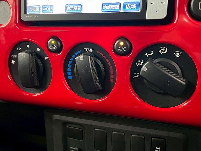 FJクルーザー レッドカラーパッケージ KMCホイール/クルーズコントロール/ETC/コーナーセンサー/横滑り防止装置/キーレス/バックカメラ/ステアリングリモコン/Bluetooth接続/オールテレンブロックタイヤ/(55枚目)