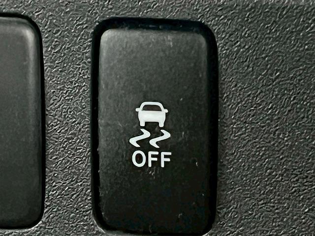 FJクルーザー レッドカラーパッケージ KMCホイール/クルーズコントロール/ETC/コーナーセンサー/横滑り防止装置/キーレス/バックカメラ/ステアリングリモコン/Bluetooth接続/オールテレンブロックタイヤ/(62枚目)