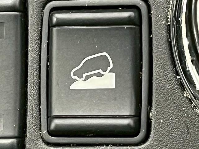 エクストレイル ２０Ｘｔｔ　エマージェンシーブレーキ　パッケージ　全周囲／シートヒーター／電動リアゲート／ＥＴＣ／クルーズコントロール／ダウンヒルアシストコントロール／オールモード４×４／コーナーセンサー／インテリキー／プッシュスタート／電動格納ミラー／オートＡＣ（13枚目）