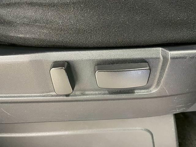 デリカＤ：５ Ｄ　プレミアム　両側電動パワスラ／電動リアゲート／シートヒーター／純正ナビ／バックカメラ／ユーザー買取車両／フォグランプ／７人乗り／パワーシート／クルーズコントロール／ステアリングスイッチ／純正アルミホイール（12枚目）