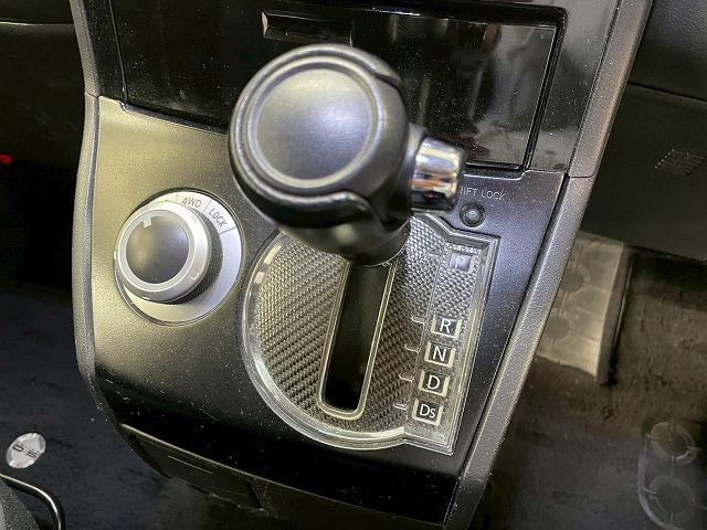 デリカＤ：５ Ｄ　プレミアム　両側電動パワスラ／電動リアゲート／シートヒーター／純正ナビ／バックカメラ／ユーザー買取車両／フォグランプ／７人乗り／パワーシート／クルーズコントロール／ステアリングスイッチ／純正アルミホイール（50枚目）