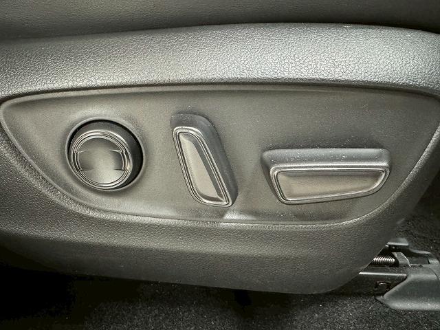 RAV4 G 全方位カメラ/シートヒーター/サンルーフ/ブラインドスポットモニター/追従クルコン/電動リアゲート/シートメモリ/コーナーセンサー/パワーシート/ETC/プッシュスタート/ステアリングリモコン(52枚目)