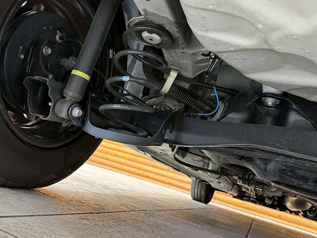 ヤリス Ｘ　障害物センサー／バックカメラ／スマートキー／オートライト／レーンキープアシスタンス／横滑り防止装置／電動格納ミラー／ＥＴＣ／Ｂｌｕｅｔｏｏｔｈ接続／ＥＣＯモード／プッシュスタート（32枚目）