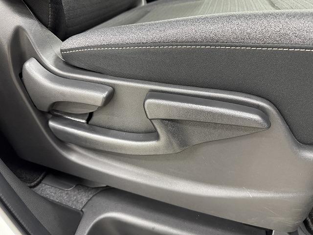 セレナ ハイウェイスターＶ　プロパイロット／ＢＳＭ／両側電動パワスラ／コーナーセンサー／パドルシフト／ＥＴＣ／電動パーキングブレーキ／ブレーキホールド／電動格納ミラー／オートエアコン／オートライト／ＥＣＯモード（52枚目）