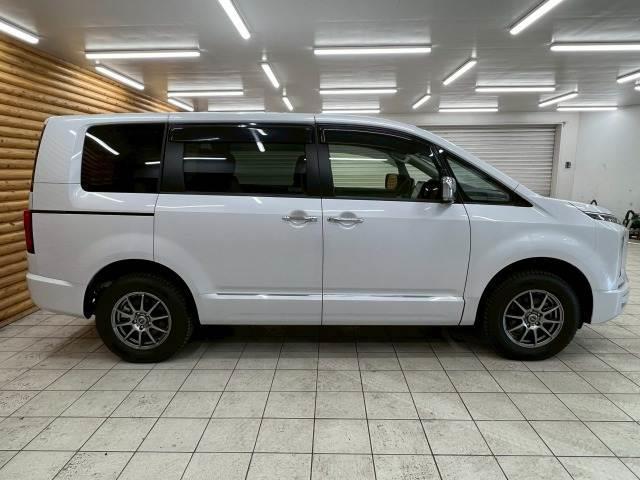 デリカＤ：５ Ｐ　全周囲／両側電動パワスラ／電動ハッチバック／追従クルーズ／ブラインドスポットモニター／パワーシート／ステアリングヒーター／アイドリングストップ／パドルシフト／シートヒーター／横滑り防止装置／ＥＴＣ（18枚目）