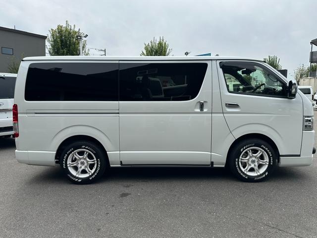 ハイエースバン スーパーＧＬ　ダークプライムＩＩ　寒冷地仕様／Ｒａｙｓ１６インチアルミホイール／アルパイン７インチナビ／前後ドラレコ／ＧＲ８ハーフスポイラー／パノラミックビューモニター／パワースライドドア／デジタルインナーミラー／ベッドキット／（23枚目）