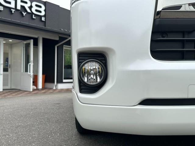 ハイエースバン スーパーＧＬ　ダークプライムＩＩ　寒冷地仕様／Ｒａｙｓ１６インチアルミホイール／アルパイン７インチナビ／前後ドラレコ／ＧＲ８ハーフスポイラー／パノラミックビューモニター／パワースライドドア／デジタルインナーミラー／ベッドキット／（29枚目）