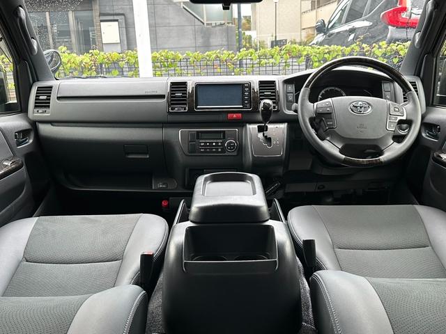 ハイエースバン スーパーＧＬ　ダークプライムＩＩ　モデリスタフルエアロ／ＥＳＳＥＸ１７インチアルミホイール／ベッドキット／純正７インチ／パノラミックビューモニター／パワースライドドア／デジタルインナーミラー／トヨタセーフティセンス／スマートキー（15枚目）