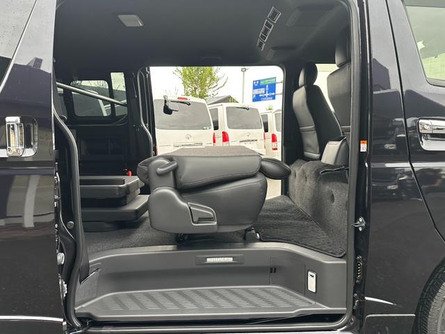ハイエースバン スーパーＧＬ　ダークプライムＩＩ　モデリスタフルエアロ／ＥＳＳＥＸ１７インチアルミホイール／ベッドキット／純正７インチ／パノラミックビューモニター／パワースライドドア／デジタルインナーミラー／トヨタセーフティセンス／スマートキー（50枚目）