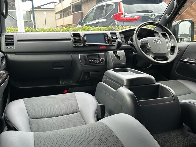 ハイエースバン スーパーＧＬ　ダークプライムＩＩ　モデリスタフルエアロ／ＥＳＳＥＸ１７インチアルミホイール／ベッドキット／純正７インチ／パノラミックビューモニター／パワースライドドア／デジタルインナーミラー／トヨタセーフティセンス／スマートキー（51枚目）
