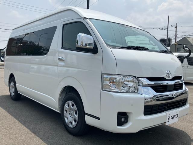 ハイエースワゴン グランドキャビン　登録済未使用車／４ＷＤ／４列１０人乗り／ハイルーフ／片側パワースライドドア／デジタルインナーミラー／パノラミックビューモニター／トヨタセーフティセンス／ＬＥＤヘッドライト／スマートキー（9枚目）