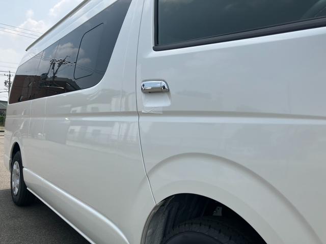 ハイエースワゴン グランドキャビン　登録済未使用車／４ＷＤ／４列１０人乗り／ハイルーフ／片側パワースライドドア／デジタルインナーミラー／パノラミックビューモニター／トヨタセーフティセンス／ＬＥＤヘッドライト／スマートキー（30枚目）