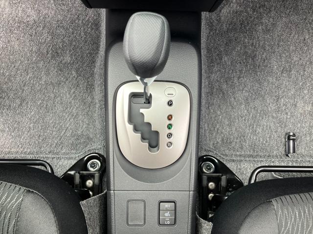 プロボックス ハイブリッドＦ　登録済未使用車／ハイブリッド／カラードバンパー／フォグランプ／キーレス／バックカメラ内臓ルームミラー／トヨタセーフティセンス／ＡＣ１００Ｖ電源／ＵＳＢ／横滑り防止機能／オートハイビーム／シートヒーター（48枚目）