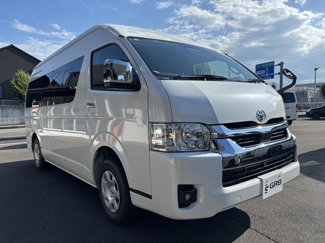 ハイエースワゴン グランドキャビン　ファインテックツアラー／登録済未使用車／４ＷＤ／寒冷地仕様／４列１０人乗り／デジタルインナーミラー／パノラミックビューモニター／電動パワースライドドア／ＬＥＤフォグライト／トヨタセーフティセンス（9枚目）