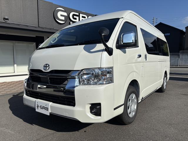 ハイエースワゴン グランドキャビン　ファインテックツアラー／登録済未使用車／４ＷＤ／寒冷地仕様／４列１０人乗り／デジタルインナーミラー／パノラミックビューモニター／電動パワースライドドア／ＬＥＤフォグライト／トヨタセーフティセンス（10枚目）