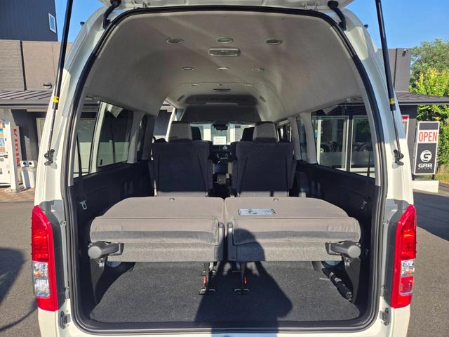 ハイエースワゴン グランドキャビン　ファインテックツアラー／登録済未使用車／４ＷＤ／寒冷地仕様／４列１０人乗り／デジタルインナーミラー／パノラミックビューモニター／電動パワースライドドア／ＬＥＤフォグライト／トヨタセーフティセンス（59枚目）
