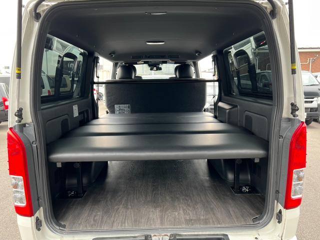 ハイエースバン スーパーＧＬ　ダークプライムＩＩ　４ＷＤ／ベットキット／キャンピングカー／アルパインビックＸ／１５ｉｎアルミホイール／ＬＥＤヘッドライト／クリアランスソナー／ＥＴＣ／ＡＣ１００Ｖ／カーゴマット／バックカメラ／ＤＶＤ視聴可／スマートキー（2枚目）