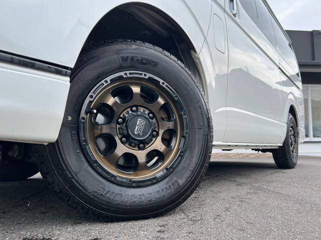 ハイエースバン スーパーＧＬ　ダークプライムＩＩ　４ＷＤ／ベットキット／キャンピングカー／アルパインビックＸ／１５ｉｎアルミホイール／ＬＥＤヘッドライト／クリアランスソナー／ＥＴＣ／ＡＣ１００Ｖ／カーゴマット／バックカメラ／ＤＶＤ視聴可／スマートキー（13枚目）