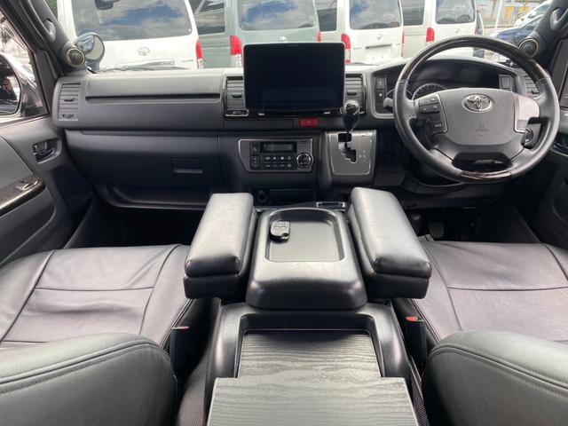 ハイエースバン スーパーＧＬ　ダークプライムＩＩ　ローダウン／ＥＳＳＥＸ１６インチアルミホイール／アルパインＢＩＧＸナビ／フリップダウンモニター／パワースライドドア／ベッドキット／リアカーゴマット／シートカバー／ＵＩｖｅｈｉｃｌｅスタビライザー（15枚目）