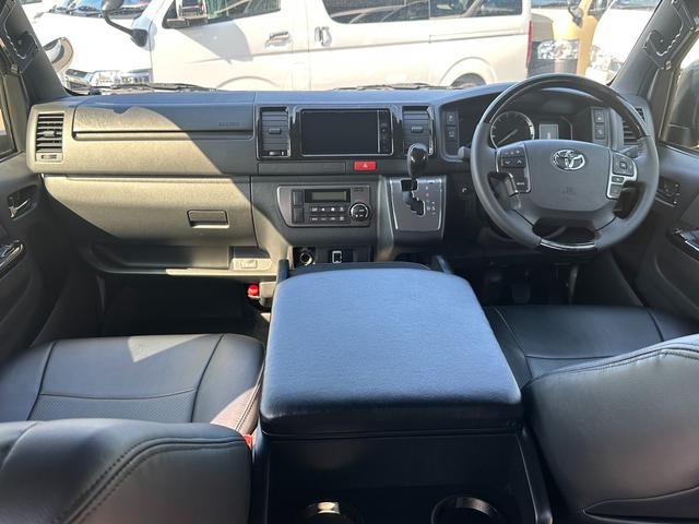 ハイエースバン スーパーＧＬ　ダークプライムＩＩ　ローダウン／ベッド／パノラミックビューモニター／デジタルインナーミラー／社外製コンソール／１６インチアルミホイール／カロッツェリアナビ／スライドドア／トヨタセーフティセンス／インナーブラックヘッド（15枚目）