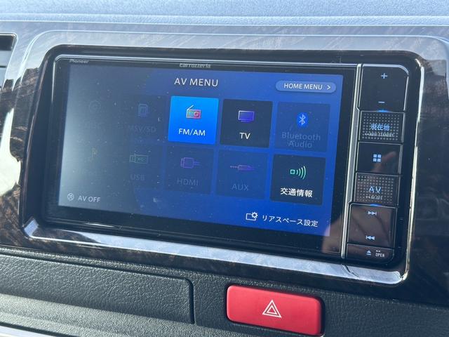 ハイエースバン スーパーＧＬ　ダークプライムＩＩ　ローダウン／ベッド／パノラミックビューモニター／デジタルインナーミラー／社外製コンソール／１６インチアルミホイール／カロッツェリアナビ／スライドドア／トヨタセーフティセンス／インナーブラックヘッド（16枚目）