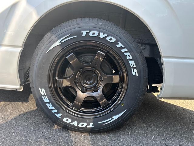 ハイエースバン スーパーＧＬ　ダークプライムＩＩ　ローダウン／ベッド／パノラミックビューモニター／デジタルインナーミラー／社外製コンソール／１６インチアルミホイール／カロッツェリアナビ／スライドドア／トヨタセーフティセンス／インナーブラックヘッド（25枚目）