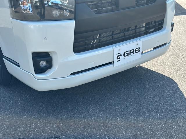 ハイエースバン スーパーＧＬ　ダークプライムＩＩ　ローダウン／ベッド／パノラミックビューモニター／デジタルインナーミラー／社外製コンソール／１６インチアルミホイール／カロッツェリアナビ／スライドドア／トヨタセーフティセンス／インナーブラックヘッド（30枚目）